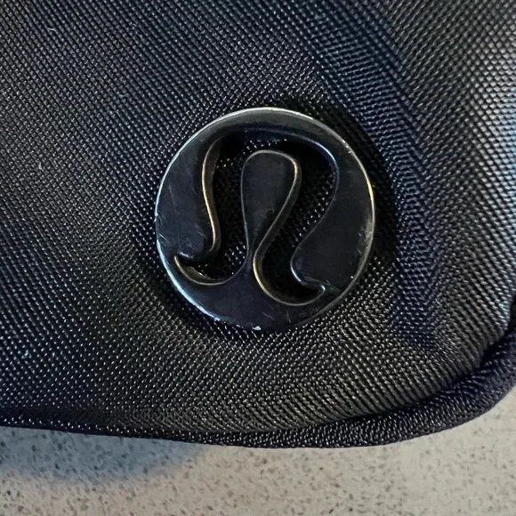 Lululemon everywhere belt bag 1L black - Picture 7 of 10